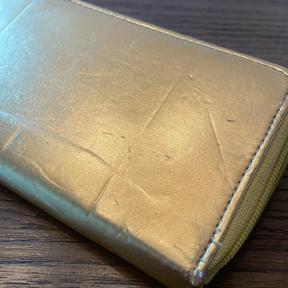 Gold Hello Kitty wallet - Picture 4 of 4